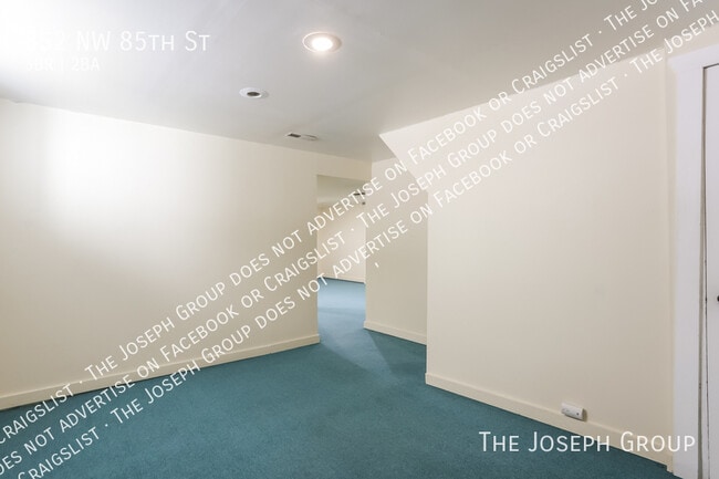 Building Photo - 852 NW 85th St