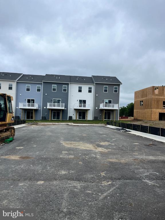 Building Photo - 166 Munsee Cir