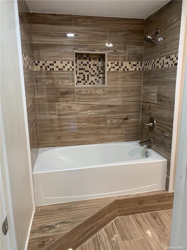 Building Photo - 1671 Claas Ave