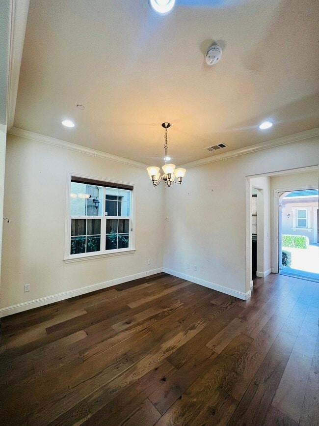 Building Photo - 3024 Sonsilla Ln