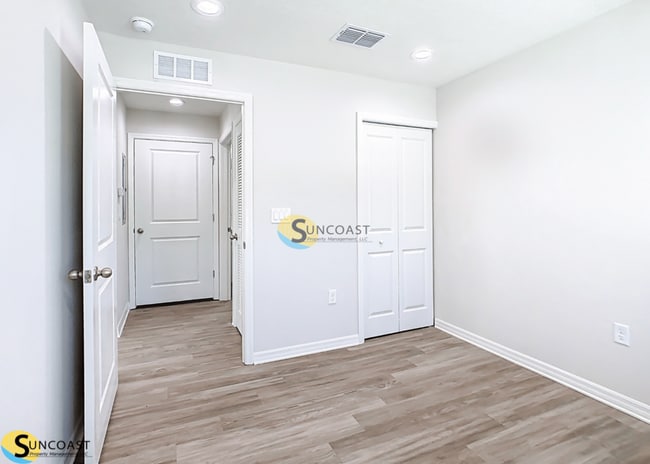 Building Photo - 3821 SW 43rd Ct