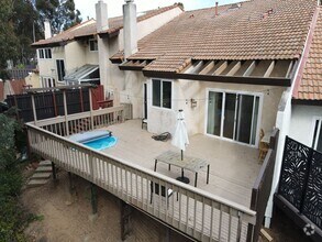Building Photo - Beautiful 3BD/3BA Townhome in Carlsbad