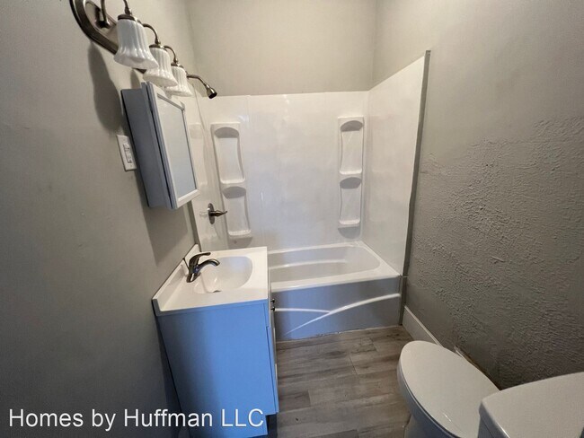 Building Photo - 2 br, 1 bath House - 805 Hess Avenue