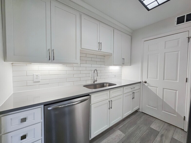 Building Photo - 601 Boyd Mill Ave