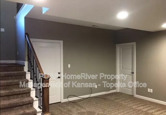 Building Photo - 4423 SE Gemstone Ln