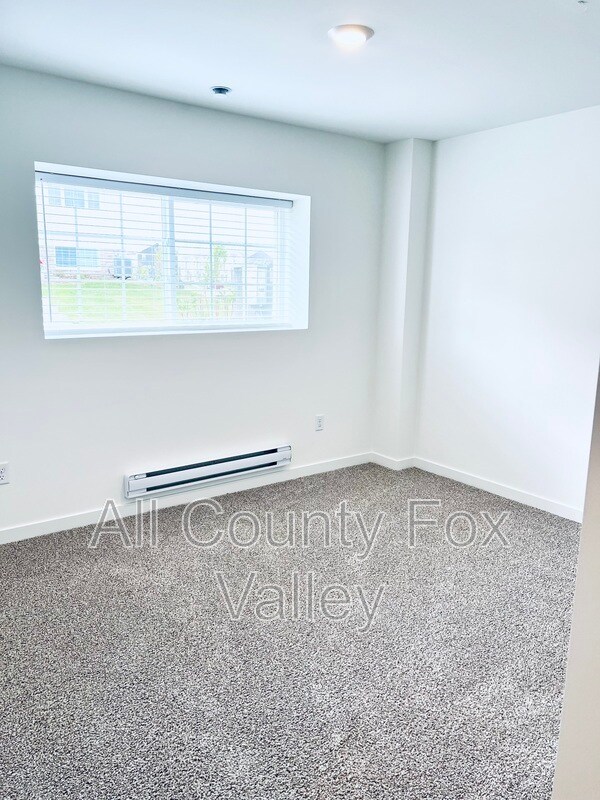 Building Photo - 879 Briar Gln Ct