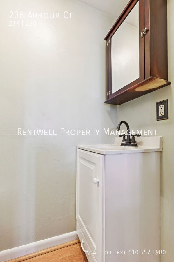 Building Photo - 236 Arbour Ct