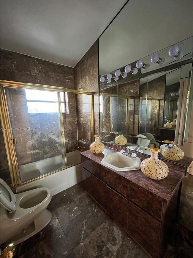 Building Photo - 900 Belle Meade Island Dr