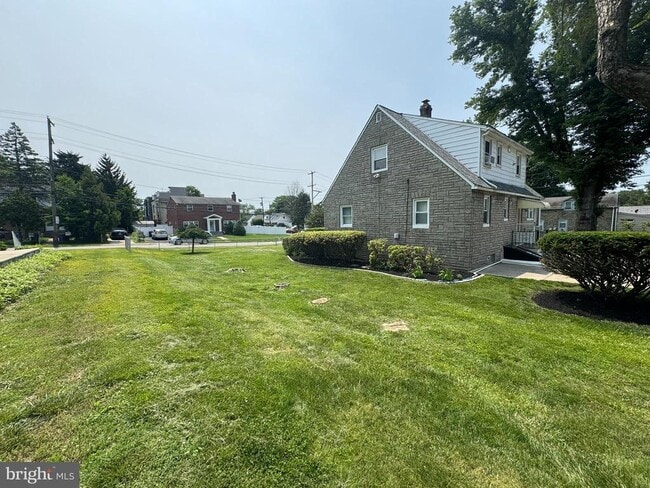 Building Photo - 410 Paoli Ave