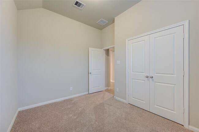 Building Photo - 3939 Sugardale St