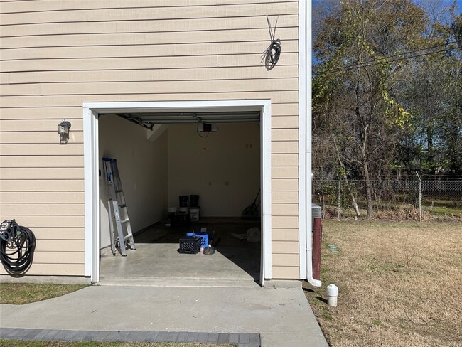Building Photo - 3406 Elser St
