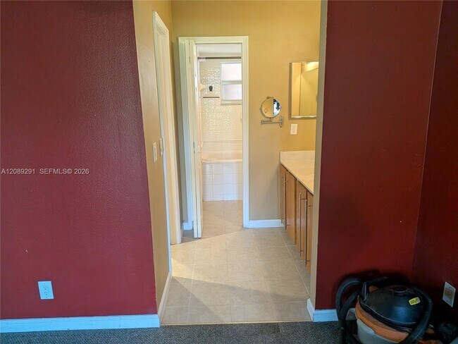 Building Photo - 9471 Evergreen Pl