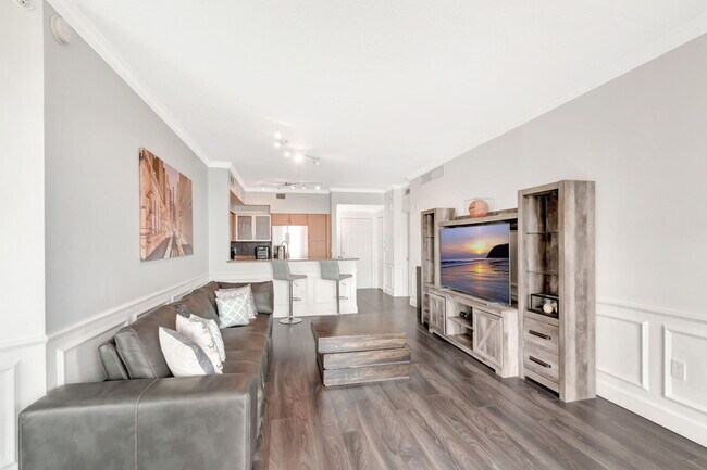 Building Photo - 804 E Windward Way