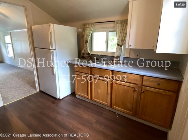 Building Photo - Roselawn 1443-1443.5 Building