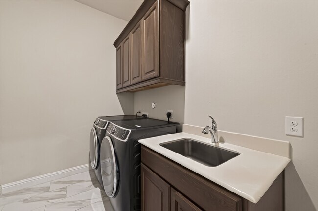 Building Photo - 616 Cape Capri Dr