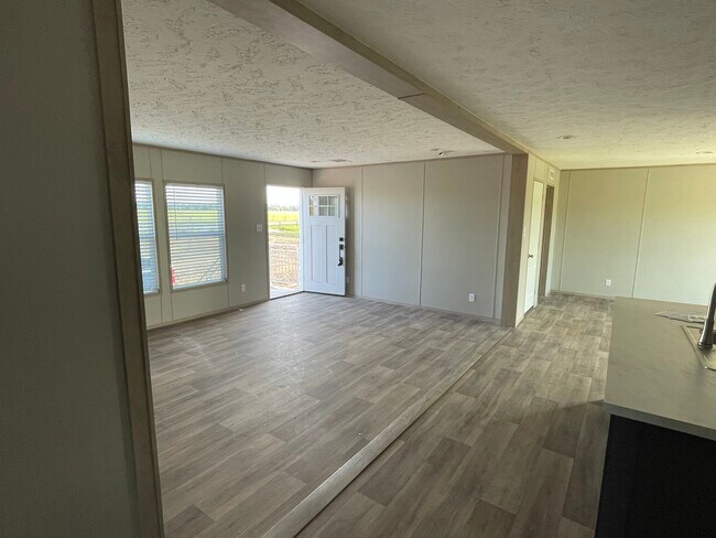 Building Photo - 15807 Co Rd 672