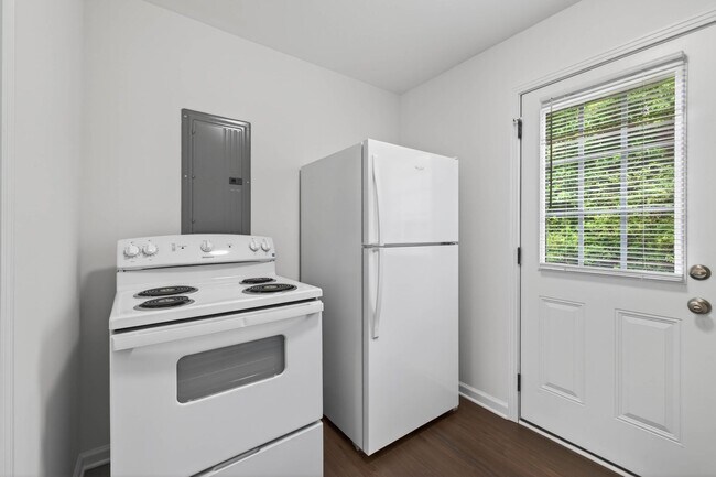 Building Photo - 101 Valley View Cir