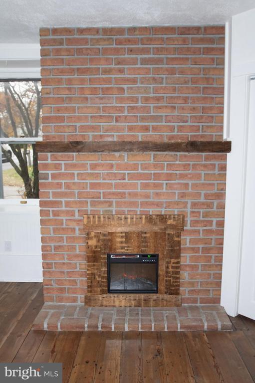 Building Photo - 2928 Lincoln Hwy E