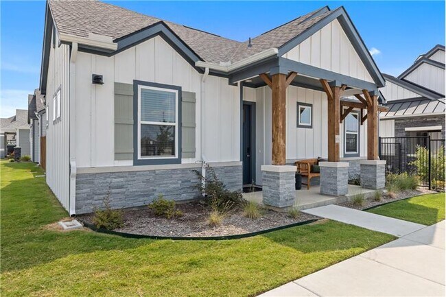 Building Photo - 8581 Creekfield Dr