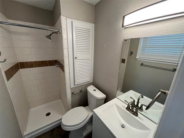 Building Photo - 323 N Cottonwood Dr
