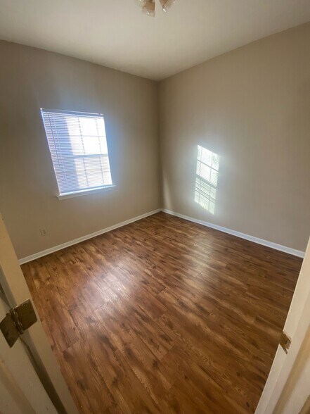 Bedroom 1 - Park Apartments