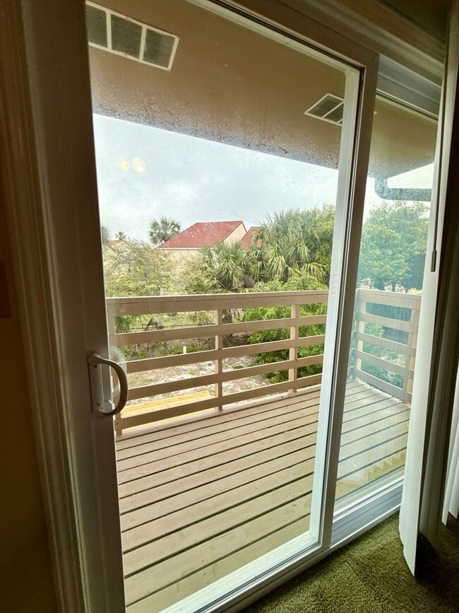 Building Photo - New Listing!