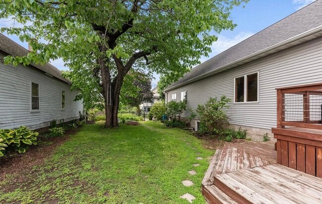 Building Photo - 2138 N Buffum St
