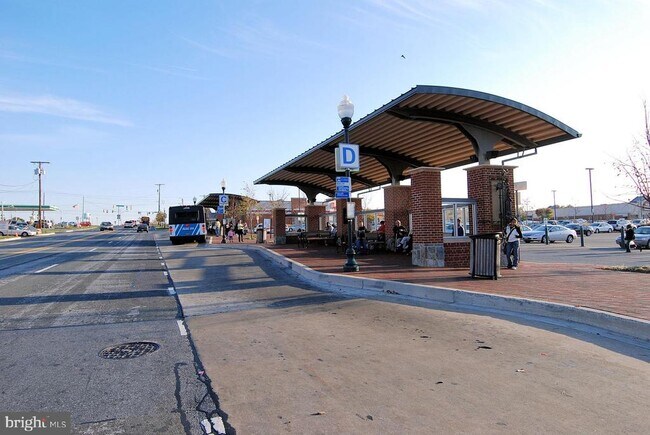 Building Photo - 13950 Estuary Dr