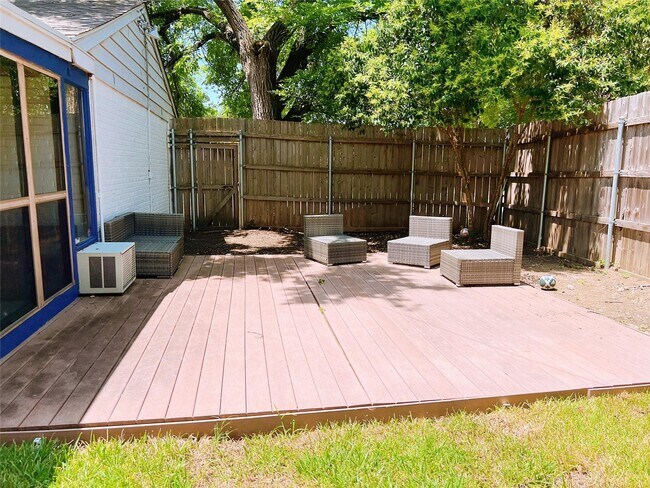 Building Photo - 3641 Timberview Rd