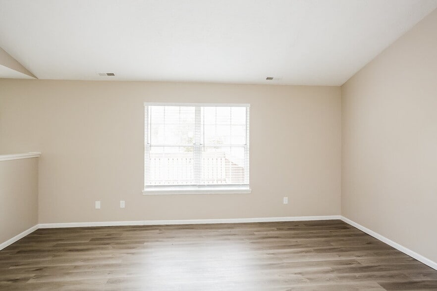 Building Photo - 6204 Glenshire Ln