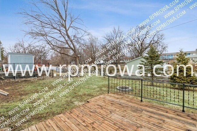 Building Photo - 3309 Tripp St