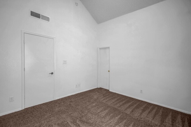 Building Photo - Cozy 3 bedroom 2 bath home in East El Paso! Special- No admin fee!