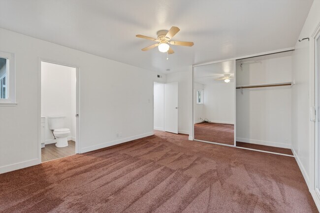 Building Photo - 3216 Delaware St