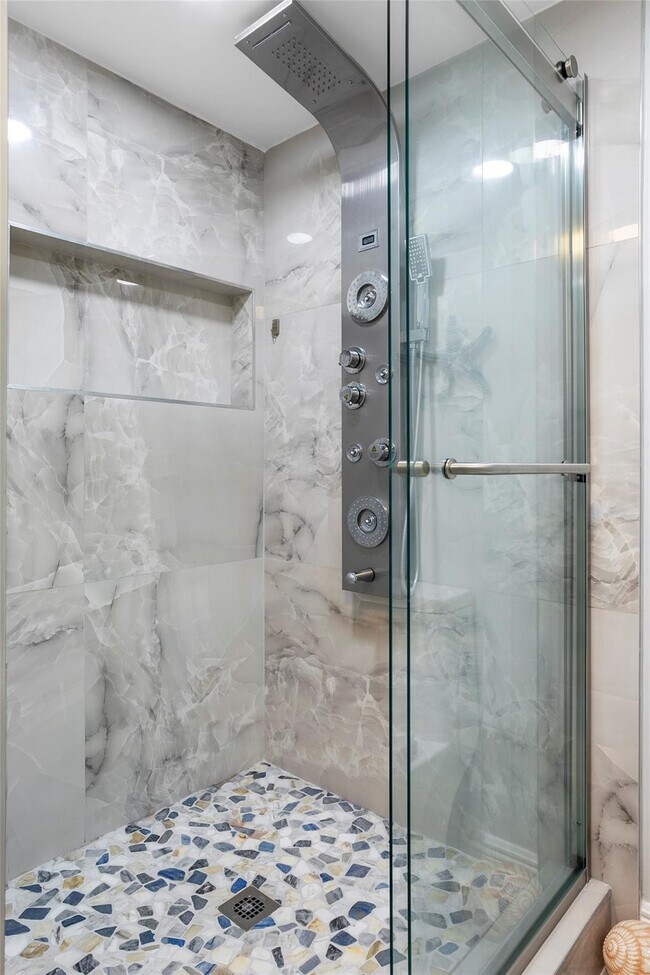 Building Photo - 5167 N Hwy A1A