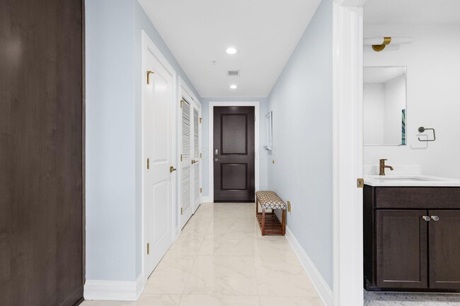 Building Photo - 50 W Broad St