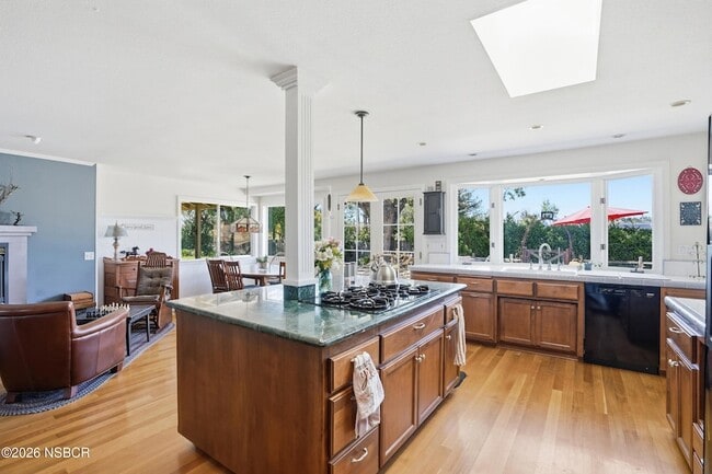 Building Photo - 2611 Janin Way