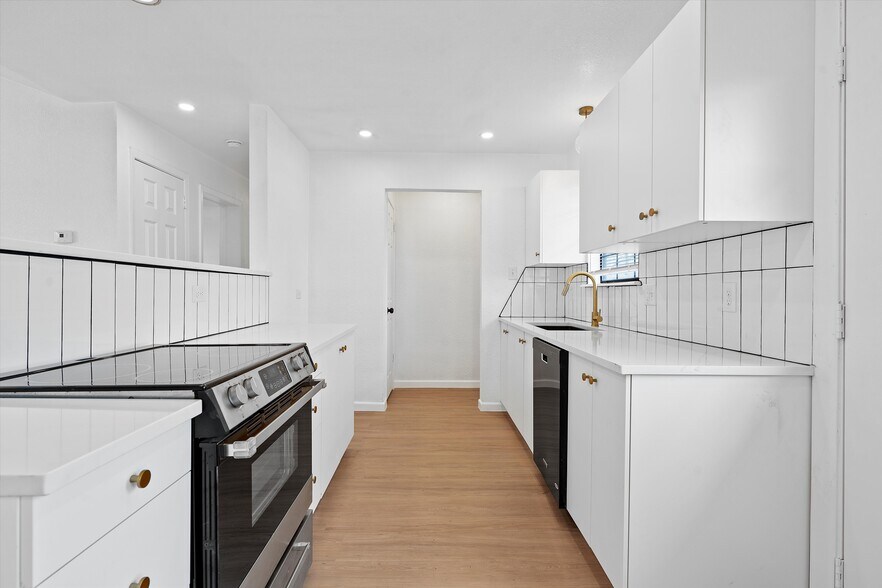 Building Photo - 1205 N 6th St