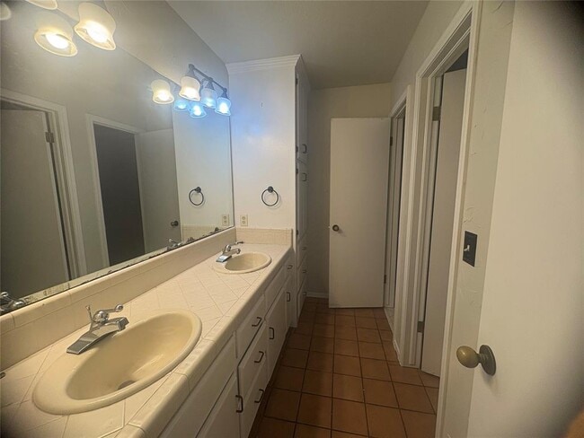 Building Photo - 3816 Havenbrook Cir