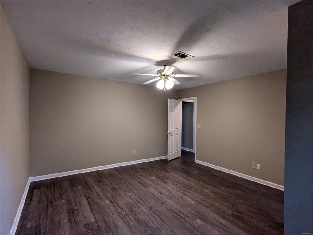 Building Photo - 557 Forest Ridge Ct