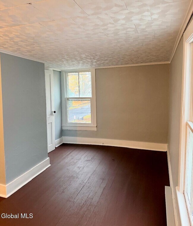 Building Photo - 140 Wells Ave