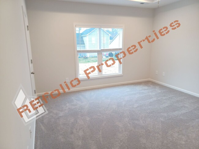 Building Photo - Beautiful 4BD 2.5BA Home w/Primary Suite o...