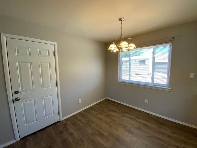 Building Photo - 3 Bedroom Single Story Home Available Near...