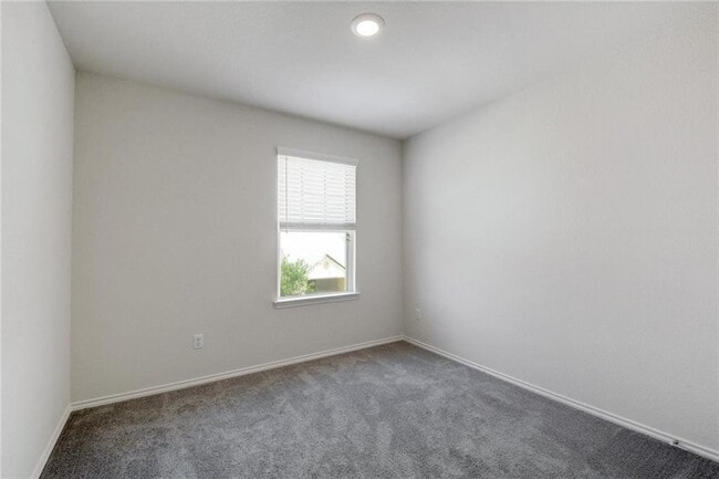 Building Photo - 121 Nettletree Dr