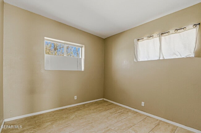 Building Photo - 408 Lesa Ln