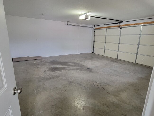 Building Photo - emi1043