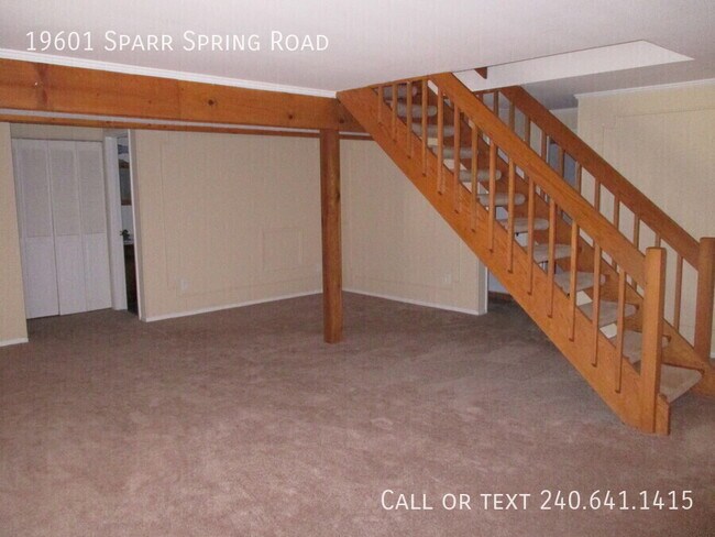 Building Photo - 19601 Sparr Spring Rd