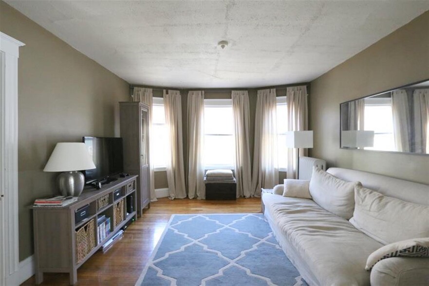 Primary Photo - 56 Standish St