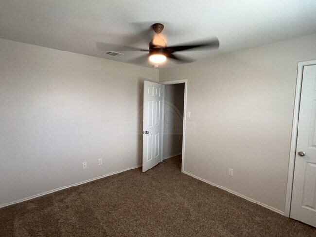 Building Photo - 9611 Murandy Dr