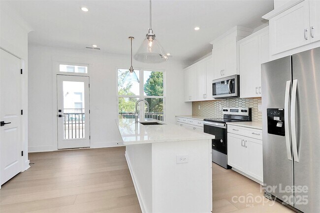 Building Photo - 1103 Kokomo Ln