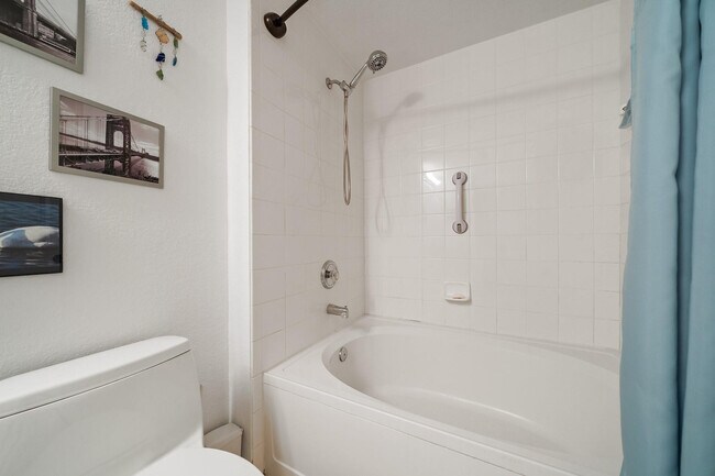 Building Photo - 3019 Alcazar Pl